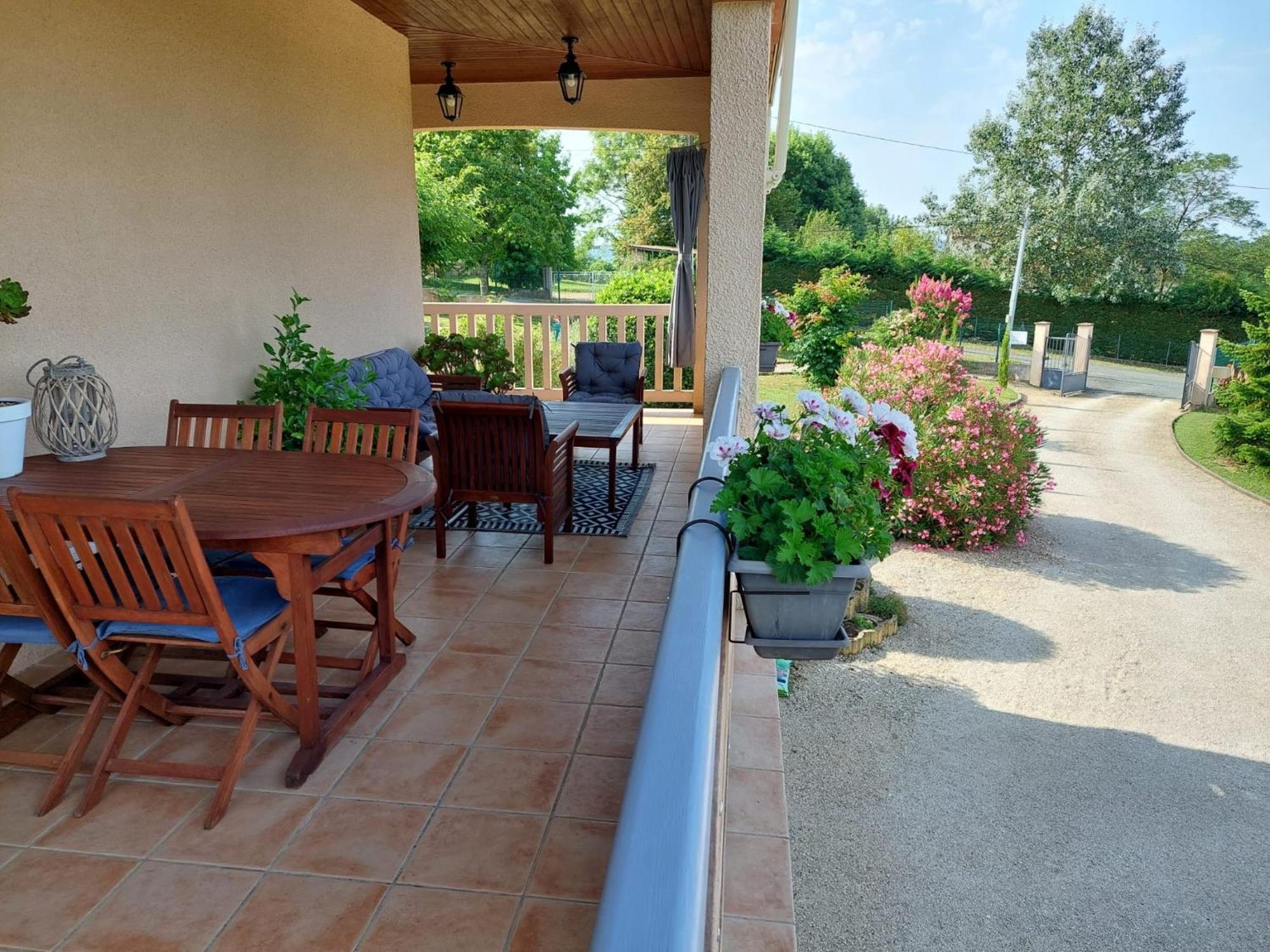 Aux Trois Mûriers Villeneuve-sur-Lot Extérieur photo